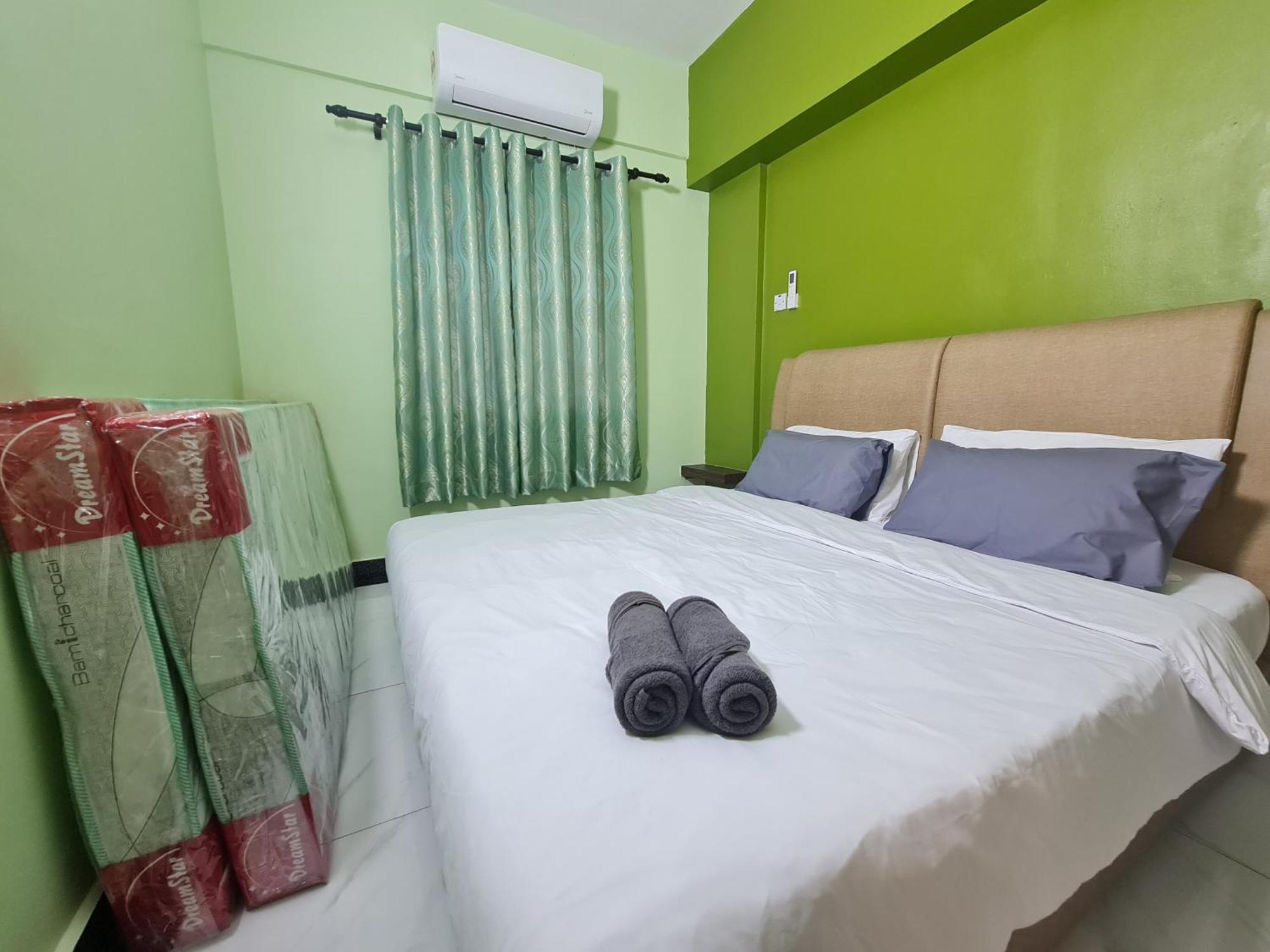 Gfloor 1Room Or 2Room Doorstep To Beach, Pool, Free Bbq Set, Wifi, 50" Smart Tv Port Dickson Ngoại thất bức ảnh